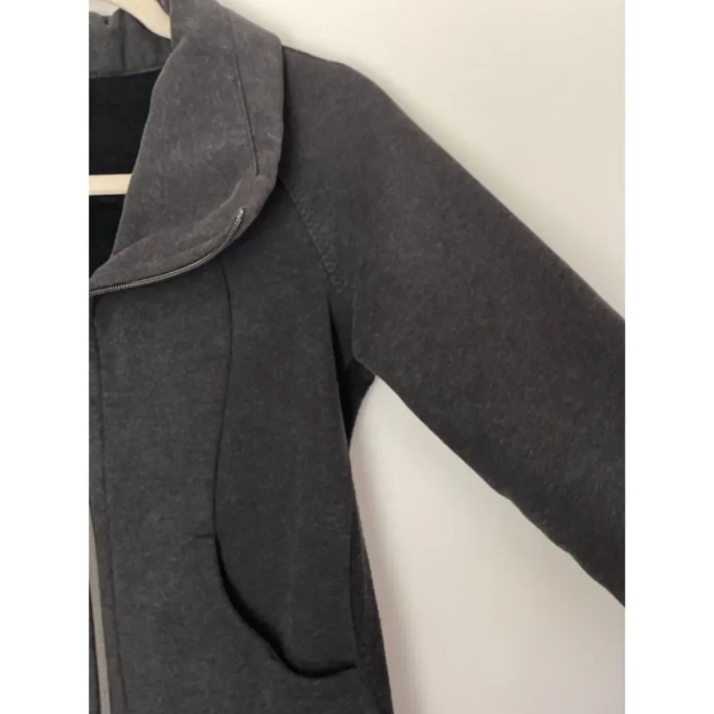 Lululemon Full Zip Jacket Size 6 could fit XS-Small  Gray Active L10